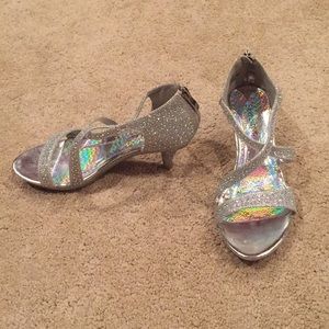 Girl’s dress holiday shoe size 4